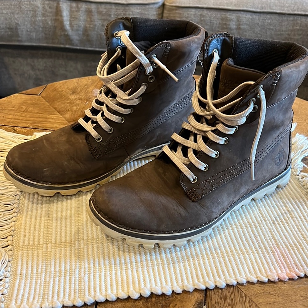 Women’s Timberland boots!